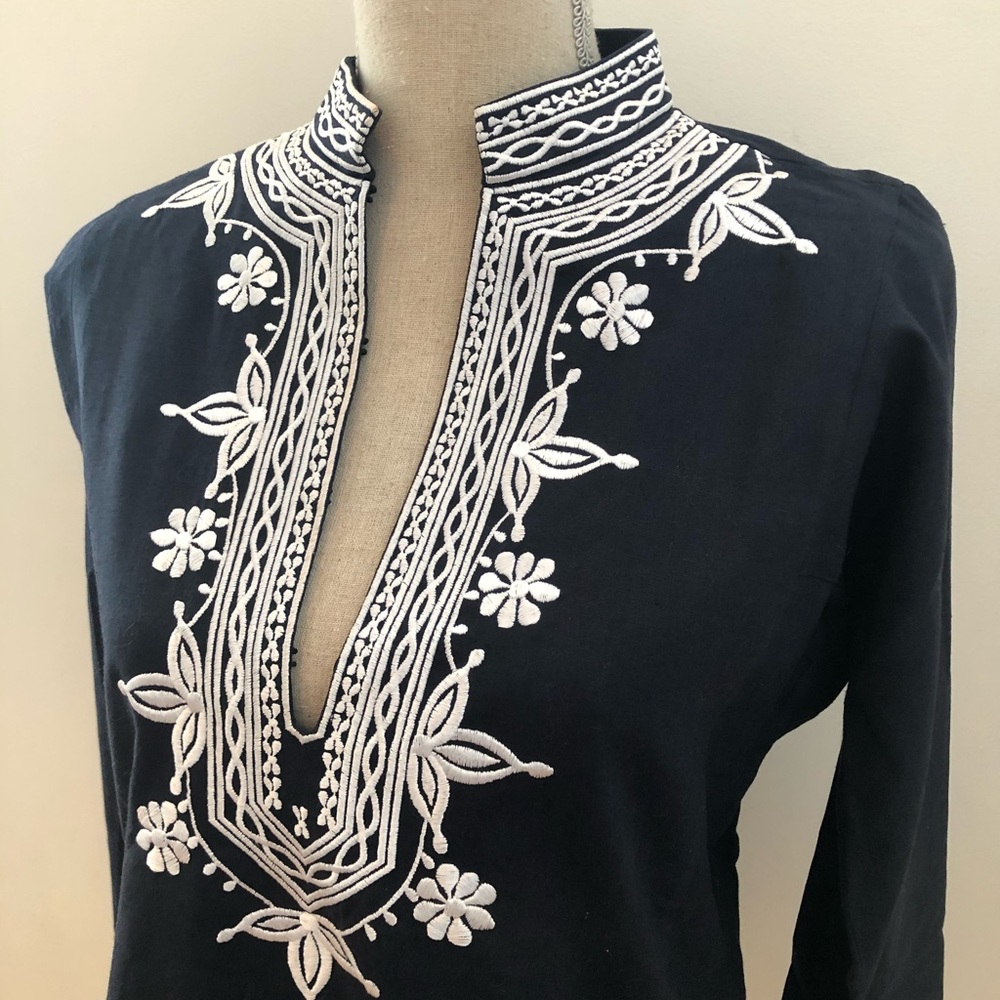 🆕 J. CREW Embroidered Navy/White Tunic S